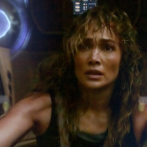 Jennifer Lopez kämpft sich durch den offiziellen Trailer zum SciFi-Film "Atlas"